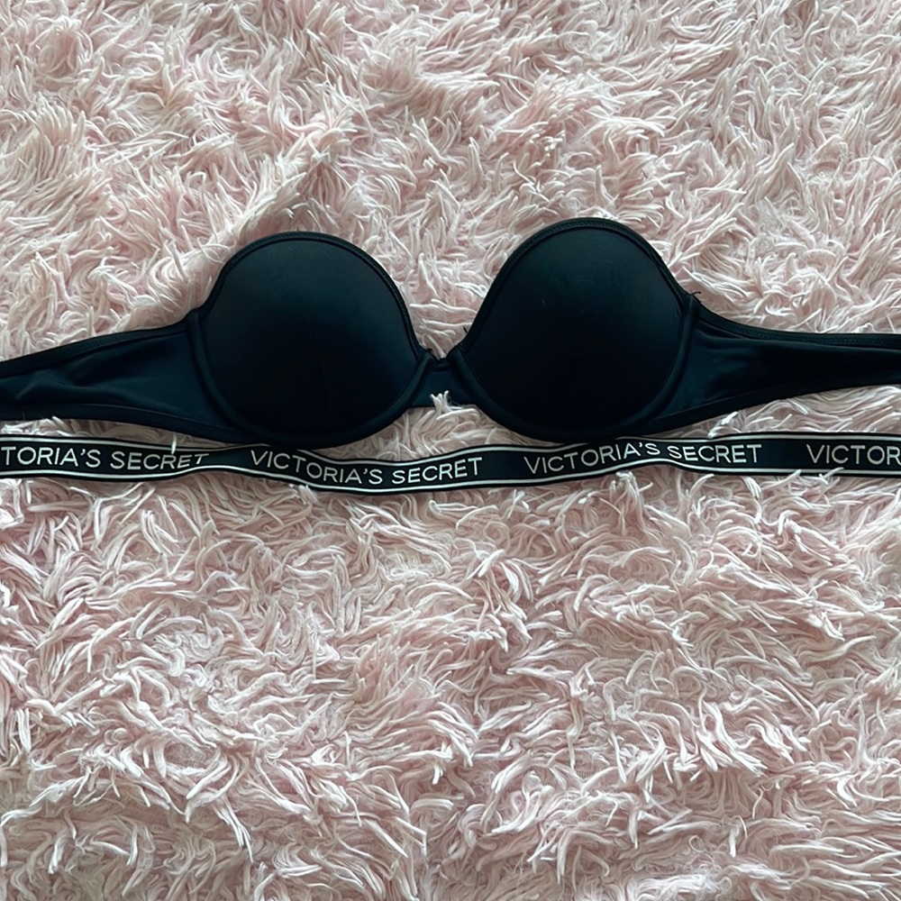Victoria’s Secret strapless bikini top size 32 C
